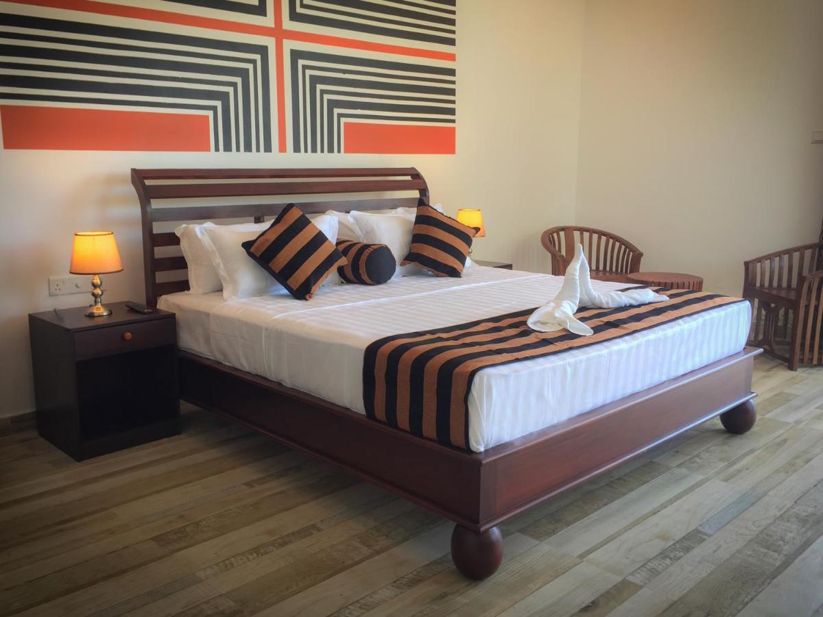 Ara Beach Resort มิริสซา ภายนอก รูปภาพ