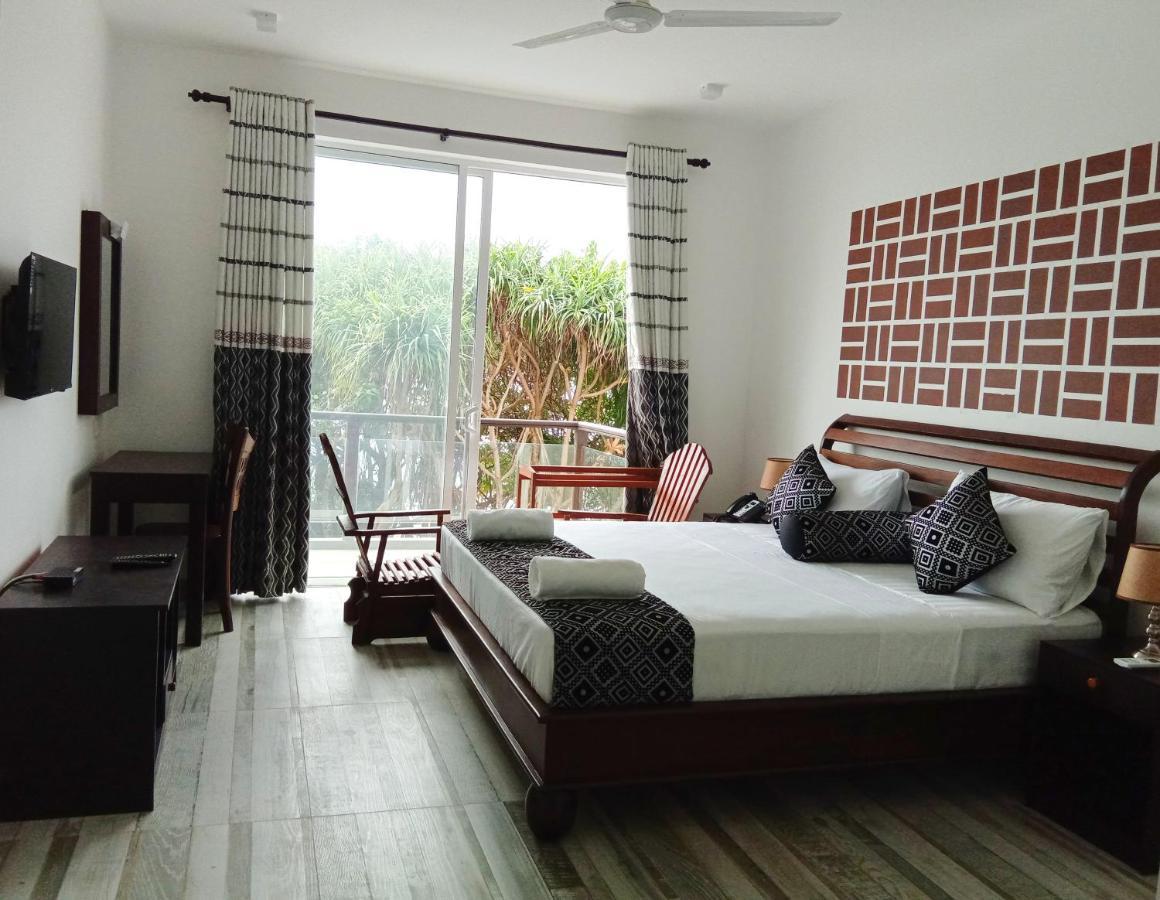 Ara Beach Resort มิริสซา ภายนอก รูปภาพ