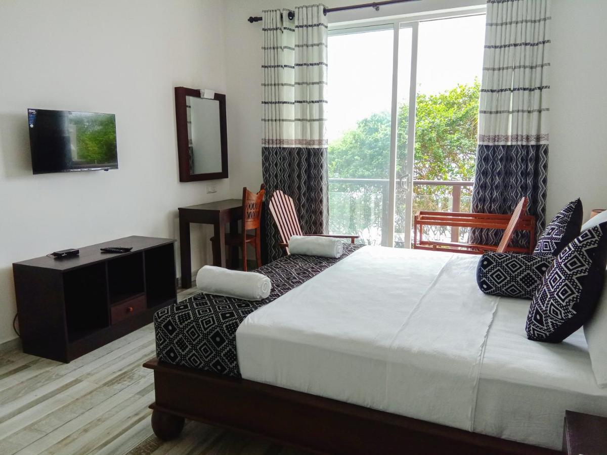 Ara Beach Resort มิริสซา ภายนอก รูปภาพ