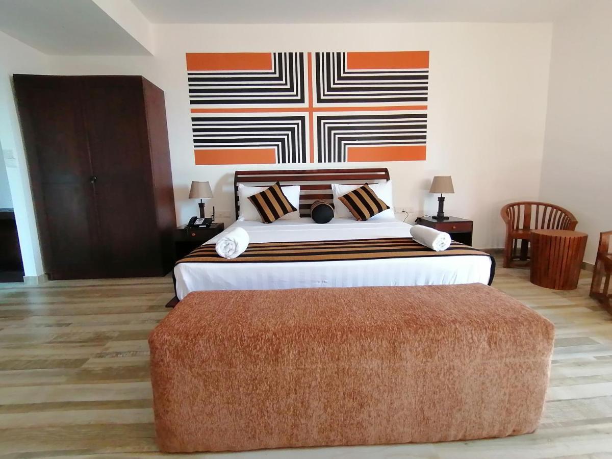 Ara Beach Resort มิริสซา ภายนอก รูปภาพ